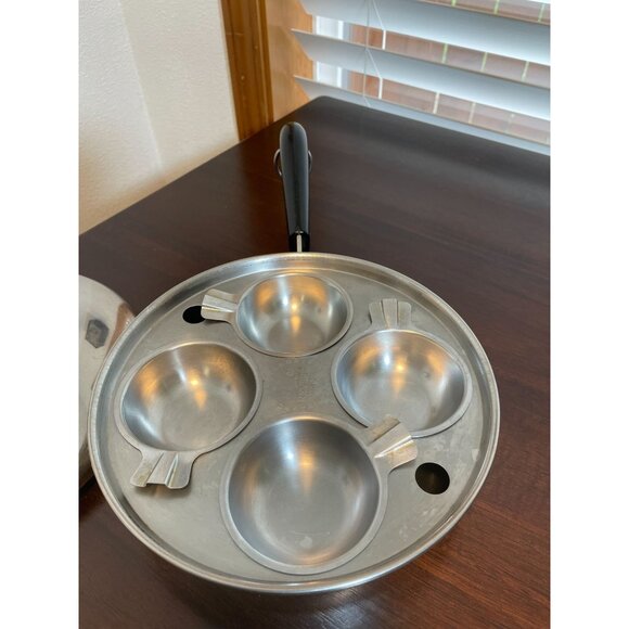 Vintage Revereware 4-Egg Poaching Skillet with Lid - 8" - 1950's model! - Picture 2 of 8